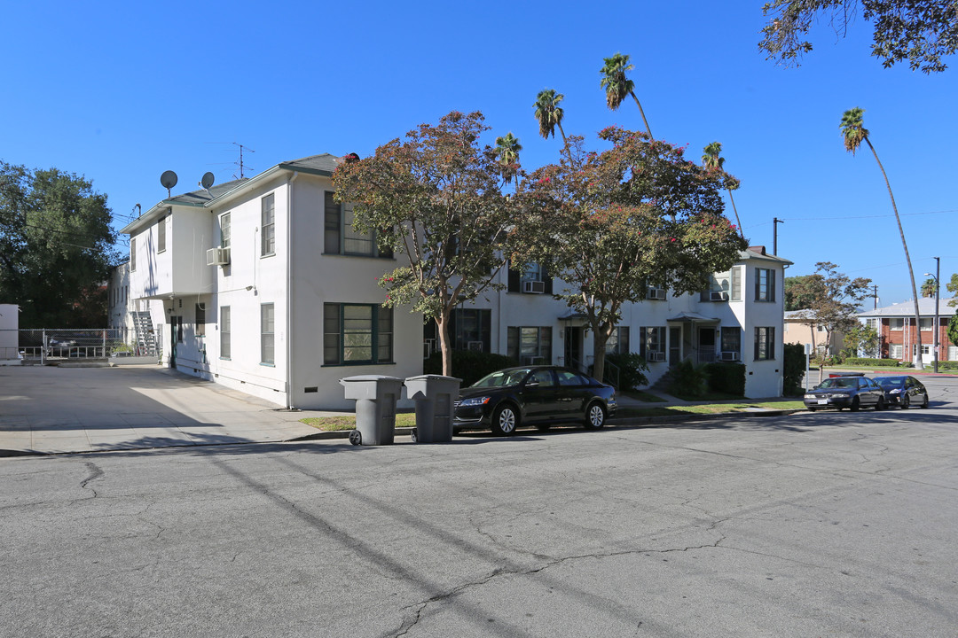 100 E Randolph St in Glendale, CA - Building Photo