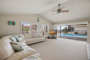 874 Magnolia Ct in Marco Island, FL - Building Photo