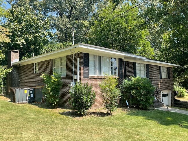 612 Tomahawk Cir in Birmingham, AL - Building Photo - Building Photo
