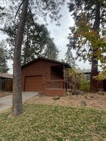 1333 NW Elgin Ave in Bend, OR - Building Photo