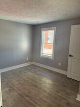 352-354 Ermine Wy in Pittsburgh, PA - Building Photo - Building Photo