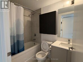 8 Tippett Rd in Toronto, ON - Building Photo - Building Photo