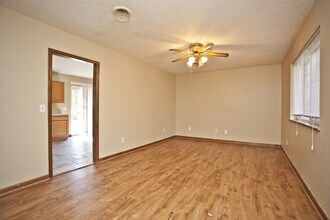 311 Willow Ave in Farmington, AR - Building Photo - Building Photo