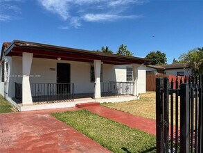 7591 SW 28th Street Rd in Miami, FL - Building Photo - Building Photo