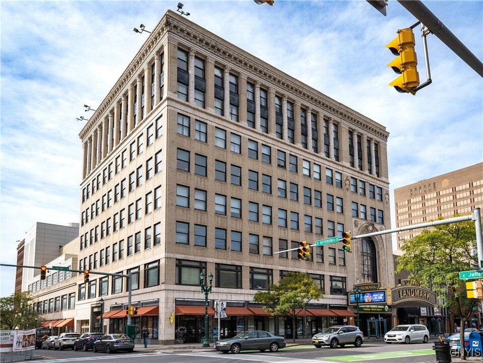 108 W Jefferson St in Syracuse, NY - Building Photo