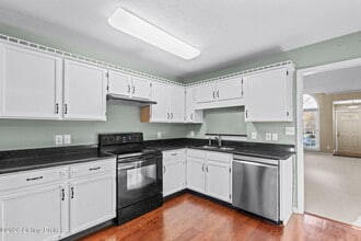 8008 Cloudcroft Ln in Louisville, KY - Building Photo - Building Photo