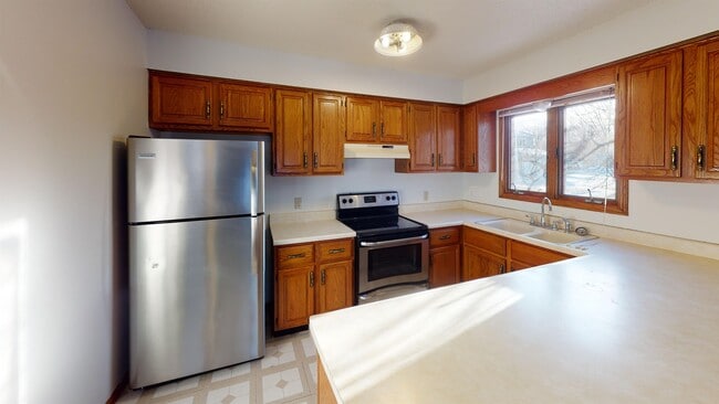 property at 1505 Little Bluestem Ct
