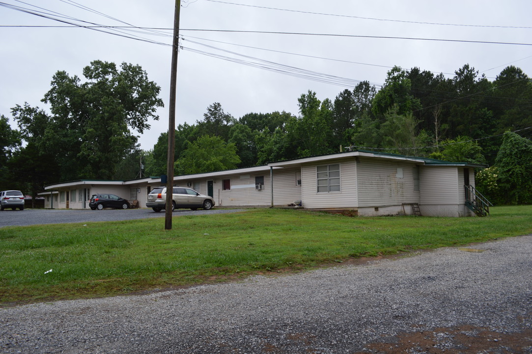 3950 S Dixie Rd in Dalton, GA - Building Photo