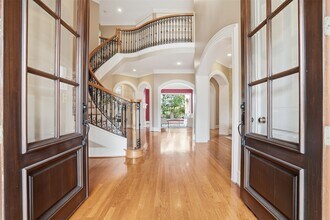 2 Wilmington Ct in Sugar Land, TX - Foto de edificio - Building Photo