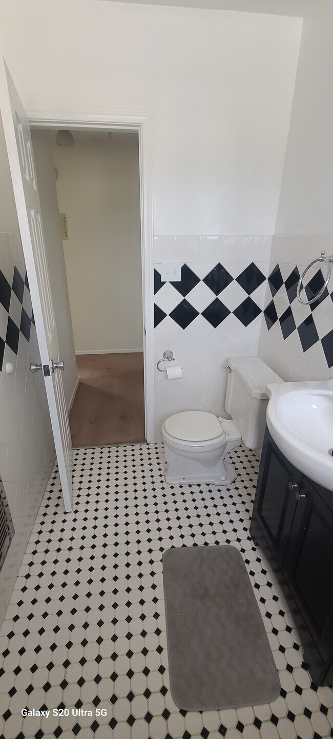 17341 Denker Ave and Nearby Gardena Apartments For Rent Gardena, CA