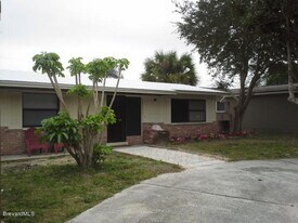 410 S Tropical Trail in Merritt Island, FL - Building Photo
