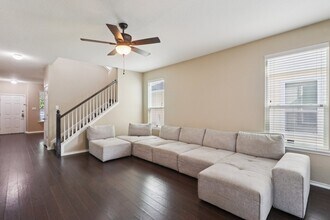 9015 Hubbard Hill in San Antonio, TX - Building Photo - Building Photo