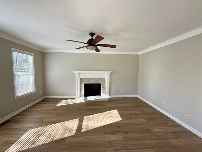 820 Westwood Dr in Elon, NC - Building Photo - Building Photo