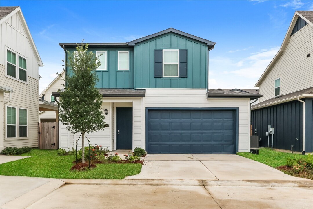 9835 Willow Creek Commerce Dr in Tomball, TX - Foto de edificio