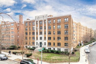 Richelieu Condominium in Washington, DC - Building Photo