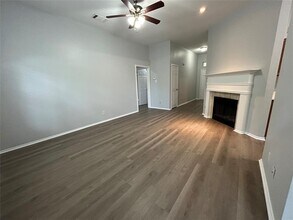 2003 Holly Springs Dr in Taylor, TX - Building Photo - Building Photo