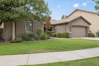 2313 N Silvervale St in Visalia, CA - Building Photo - Building Photo