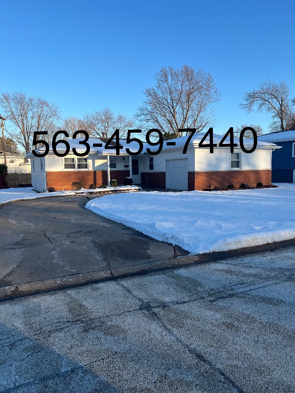 property at 1723 Parkway Dr