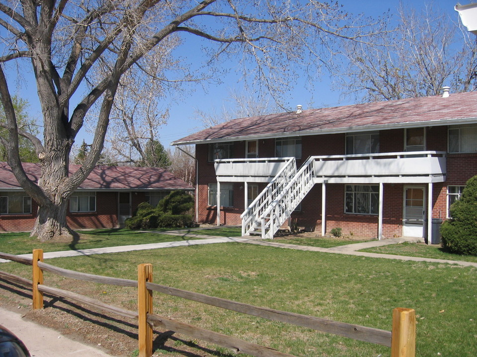 800 Miller Ct in Lakewood, CO - Building Photo