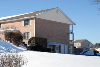 Colonial Apartments in Akron, PA - Building Photo - Building Photo