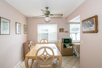 39 Burgundy A in Delray Beach, FL - Building Photo - Building Photo