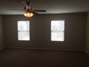 4551 Brimmer Place Ct in Kernersville, NC - Foto de edificio - Building Photo