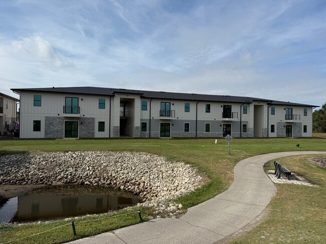 The Flats at Deep Creek in Punta Gorda, FL - Foto de edificio - Building Photo