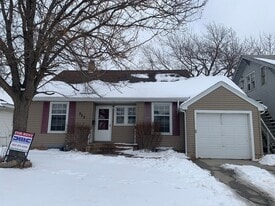 713 S 11th St in Norfolk, NE - Building Photo