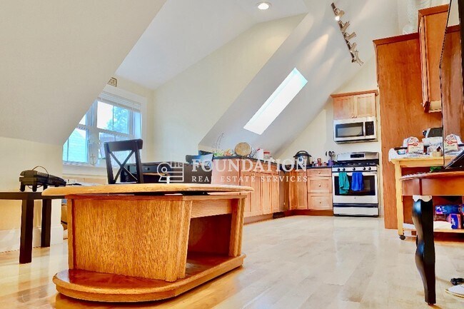 15 Orchard St in Cambridge, MA - Building Photo