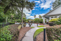 700 Daniel Ellis Dr in Charleston, SC - Building Photo - Building Photo