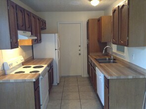 4963 Dare Ln in San Antonio, TX - Building Photo - Building Photo