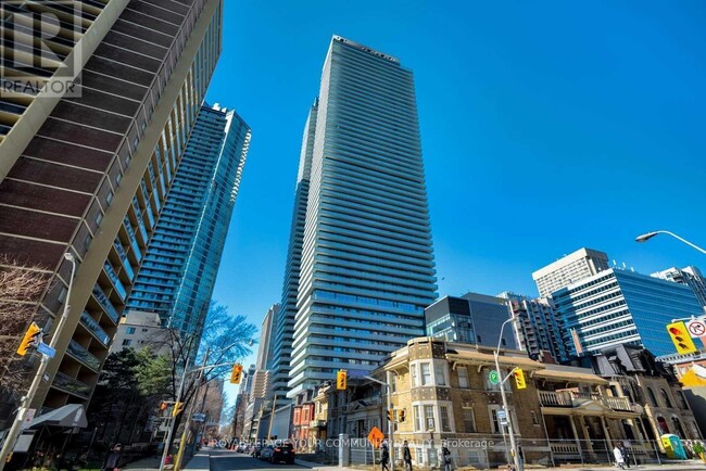 50-650 Charles St E