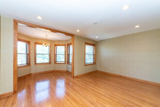 3415 N Elaine Pl in Chicago, IL - Building Photo - Building Photo