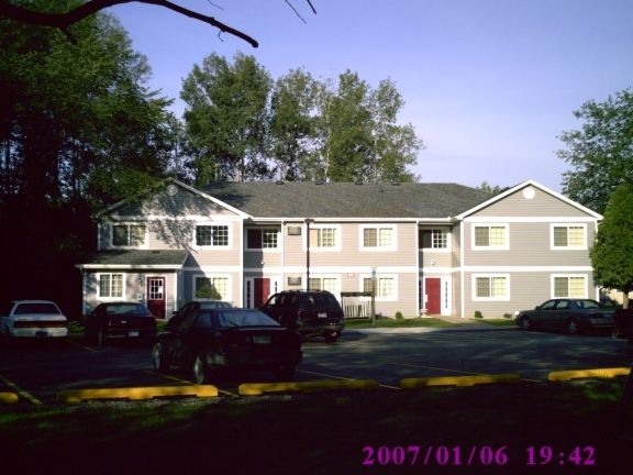 Clarendon Glen in Clare, MI - Building Photo