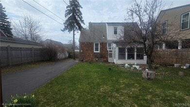 1 Cresthaven Dr in Buffalo, NY - Building Photo - Building Photo