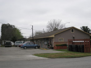 6301-6302 Tulsa Rd in Houston, TX - Building Photo - Building Photo