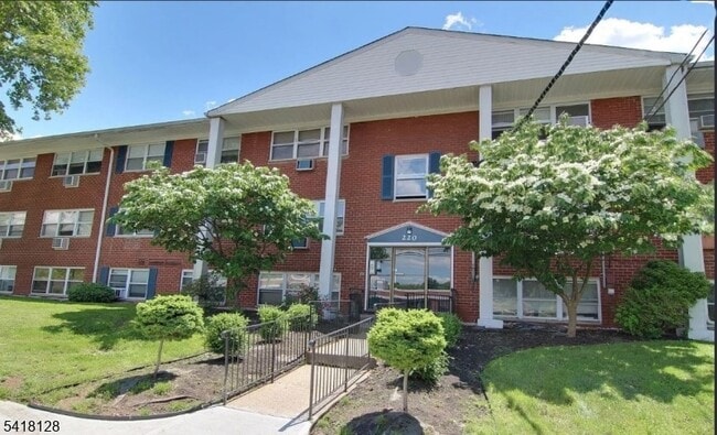 property at 220 W Sumner Ave