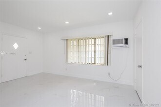 1722 Dewey St-Unit -2 in Hollywood, FL - Building Photo - Building Photo