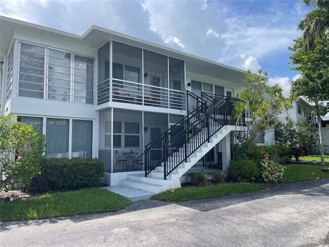 property at 1060 SE 14th Pl