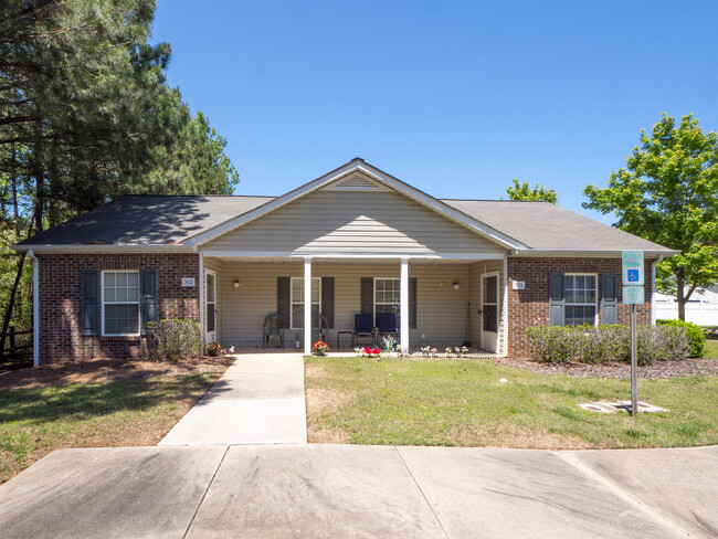 Laurel Commons Apartments in Wadesboro, NC - Building Photo - Building Photo