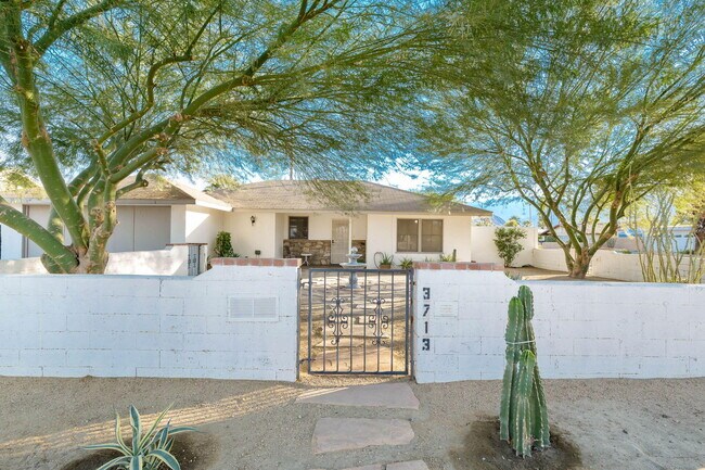 3713 Cll San Antonio in Palm Springs, CA - Building Photo - Building Photo