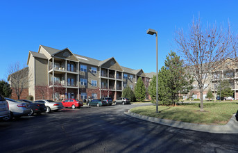 The Villas at Kensington Court in Kansas City, MO - Foto de edificio - Building Photo