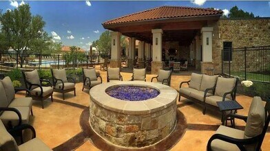 2049 Bel Paese Bnd in Leander, TX - Foto de edificio - Building Photo