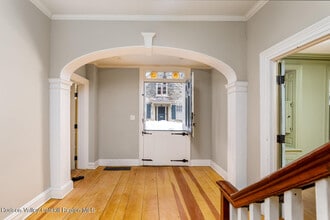 43 Crown St in Kingston, NY - Building Photo - Building Photo