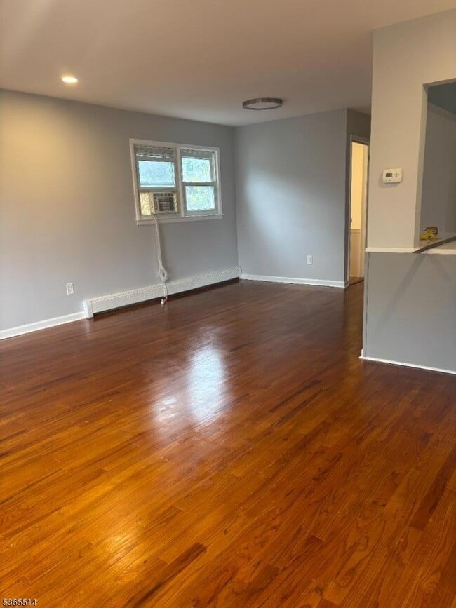 34 Warman St in Montclair, NJ - Building Photo - Building Photo