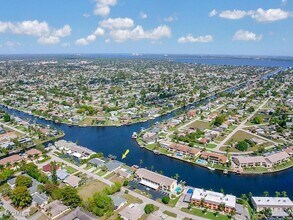 3619 SE 10th Ave in Cape Coral, FL - Building Photo - Building Photo