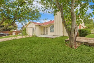 2502 High Hollow Dr in Garland, TX - Building Photo - Building Photo