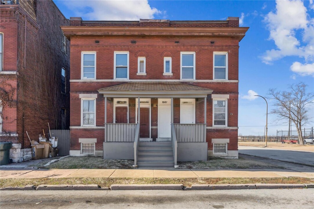 1843 Rauschenbach Ave, Unit 1843  - 1st Fl in St. Louis, MO - Building Photo