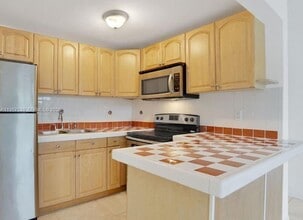 4275 NW S Tamiami Canal Dr in Miami, FL - Building Photo - Building Photo