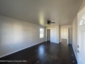 127 W Line St in Olyphant, PA - Building Photo - Building Photo